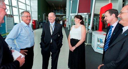 Wayne Swan Visits the PA Hospital