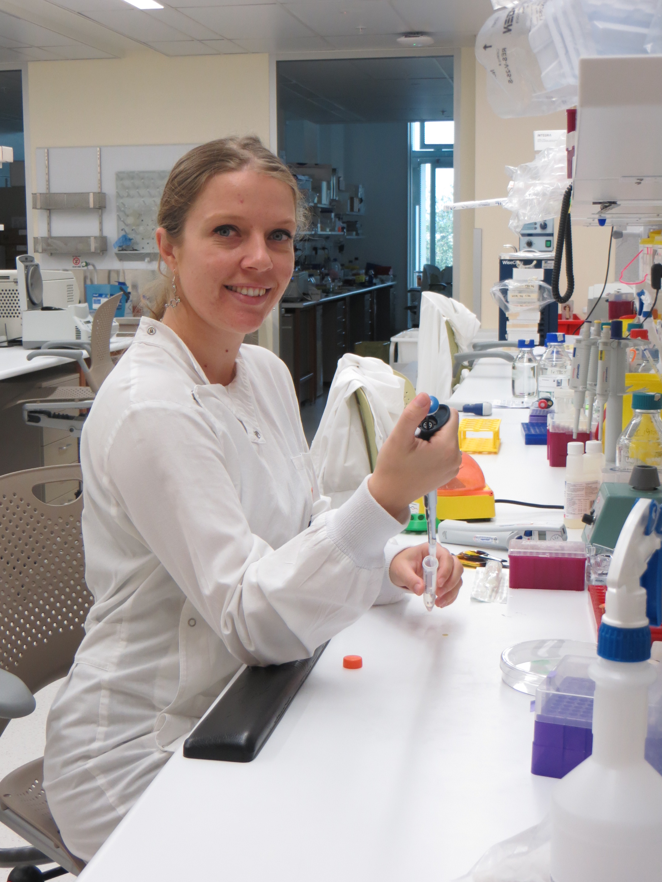 Dual  successes for APCRC-Q PhD student, Claire Levrier